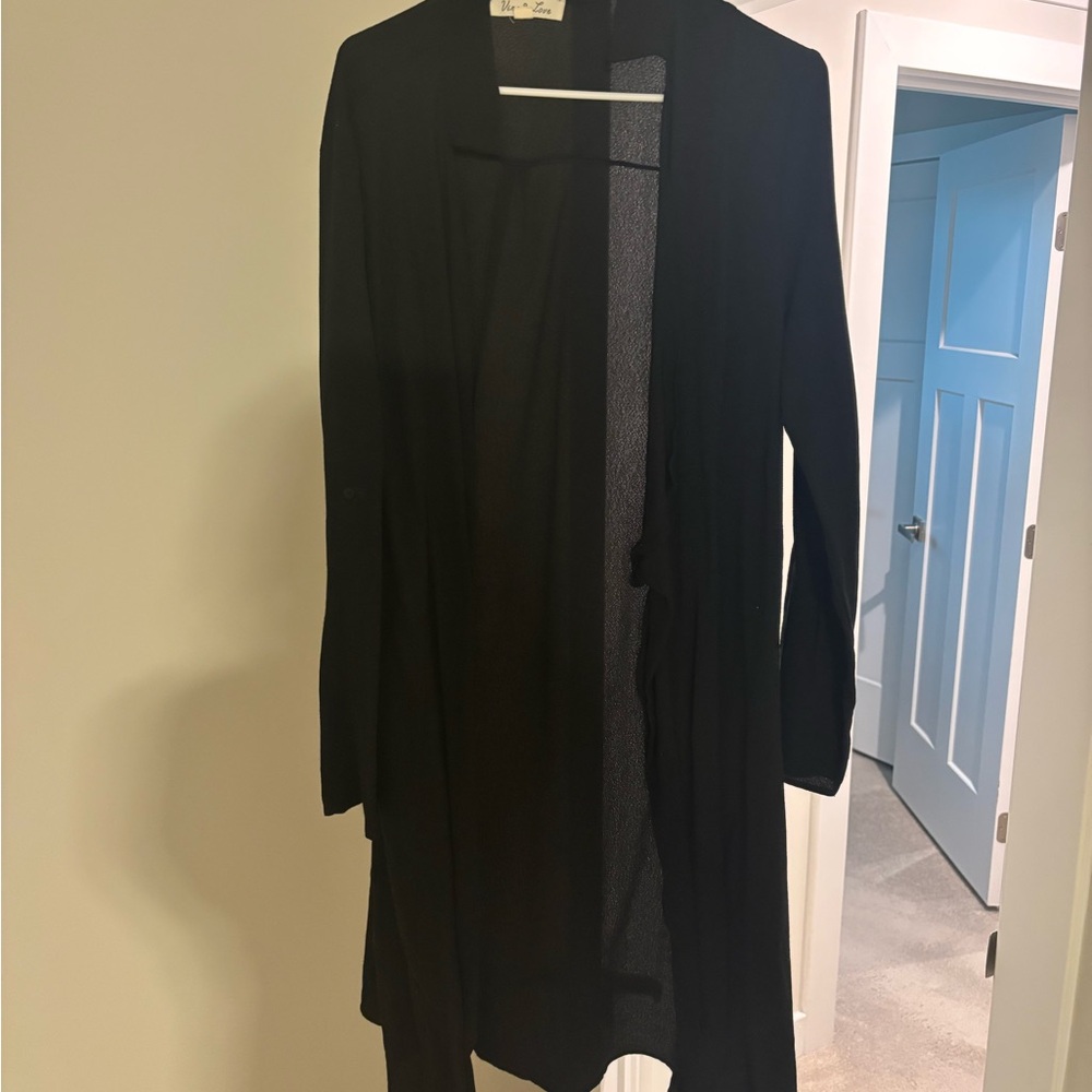 Vine & Love Elegant Black Cardigan